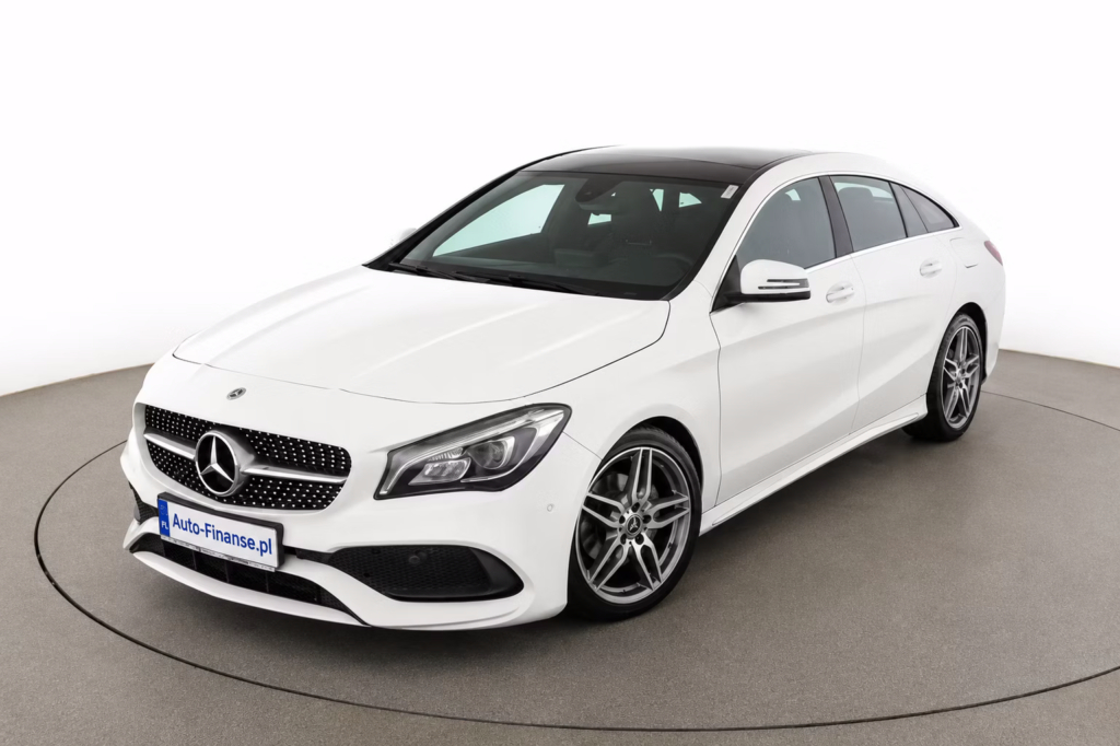 Mercedes CLA 180 Shooting Brake AMG Line-klasa białe kombi AMG Line